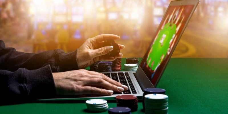 Vòng cược Texas Hold'em với flop 3 lá bài chung